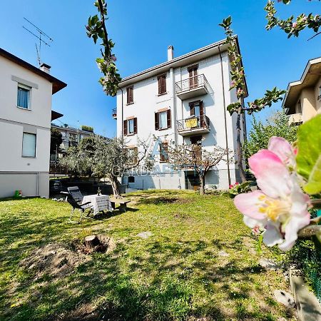 Ares Apartment - Vicino Al Lago Di Garda E Alla Stazione Treno Desenzano del Garda Dış mekan fotoğraf