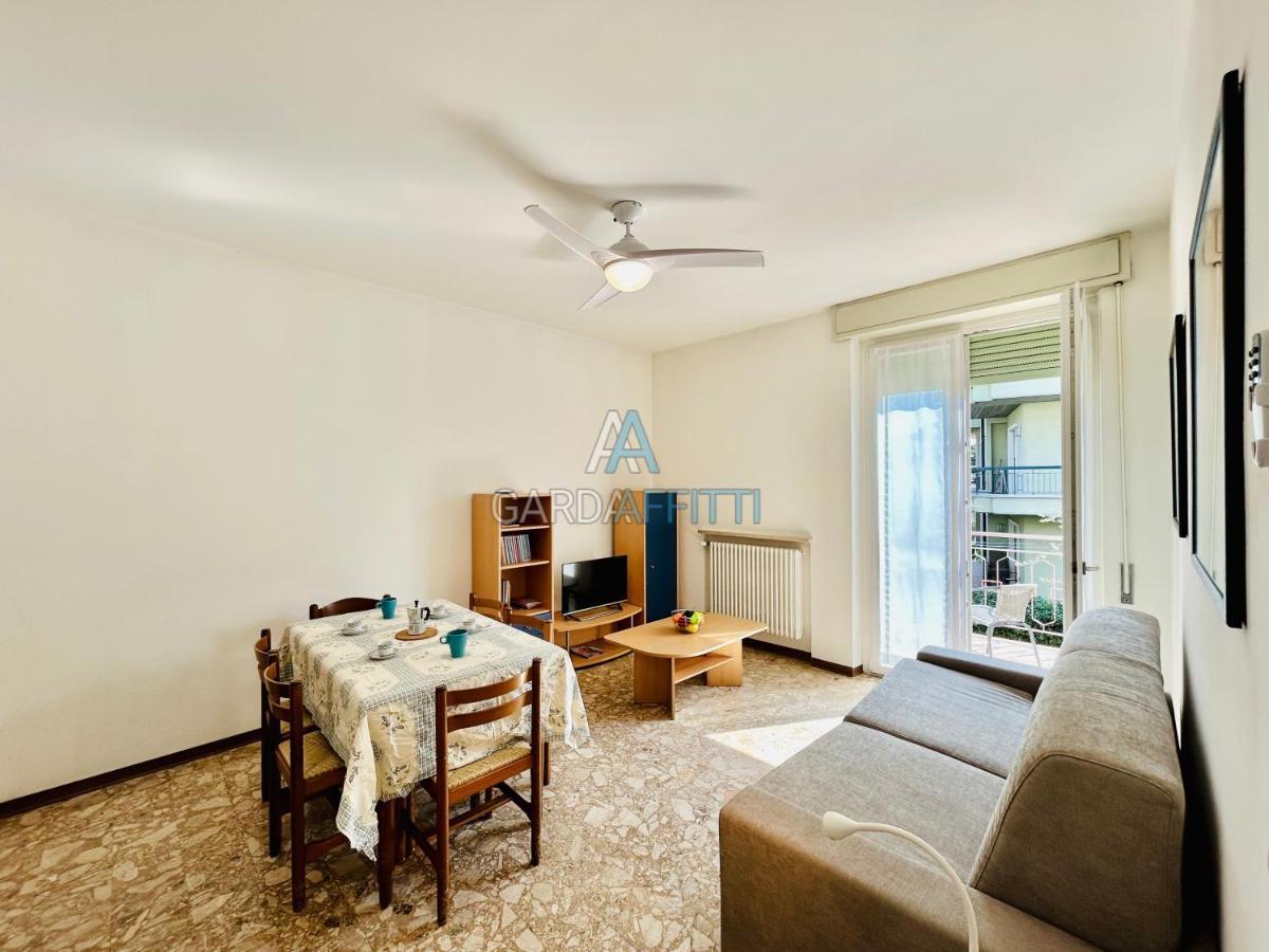Ares Apartment - Vicino Al Lago Di Garda E Alla Stazione Treno Desenzano del Garda Dış mekan fotoğraf
