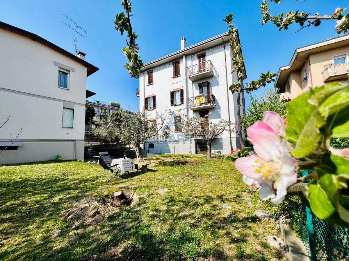 Ares Apartment - Vicino Al Lago Di Garda E Alla Stazione Treno Desenzano del Garda Dış mekan fotoğraf