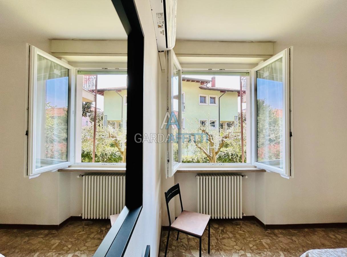 Ares Apartment - Vicino Al Lago Di Garda E Alla Stazione Treno Desenzano del Garda Dış mekan fotoğraf