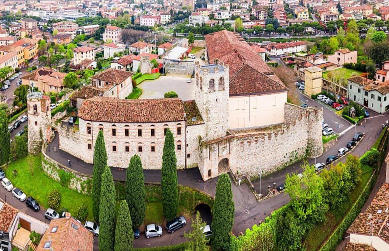 Ares Apartment - Vicino Al Lago Di Garda E Alla Stazione Treno Desenzano del Garda Dış mekan fotoğraf